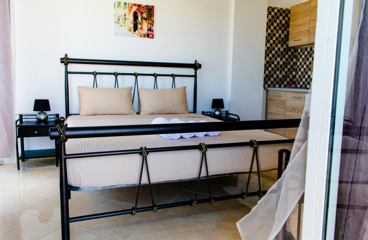 Nikolakakis Rooms Lavrio Kültér fotó