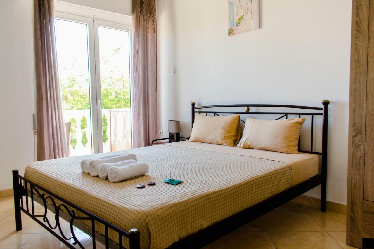 Nikolakakis Rooms Lavrio Kültér fotó